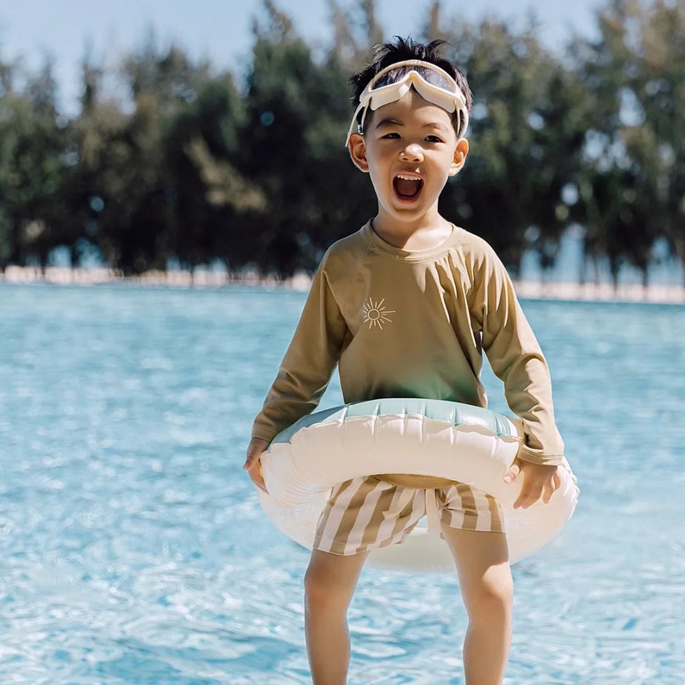 ! Jongens UV Zwemset met Lange Mouwen – Kinder Surf Badpak met Hoed & Strandshort